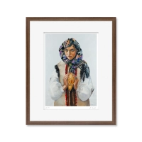 micha--zaborowski---stryje-ska_standard-orzech_M_pion_1x1-bialy.webp