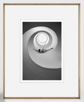 Szymon Brodziak Loop #01 Rama Biała Złota wkładka.jpg