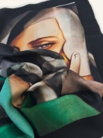 apaszka Autoportret _w zielonym Bugatti, 90 x 90 cm .jpg